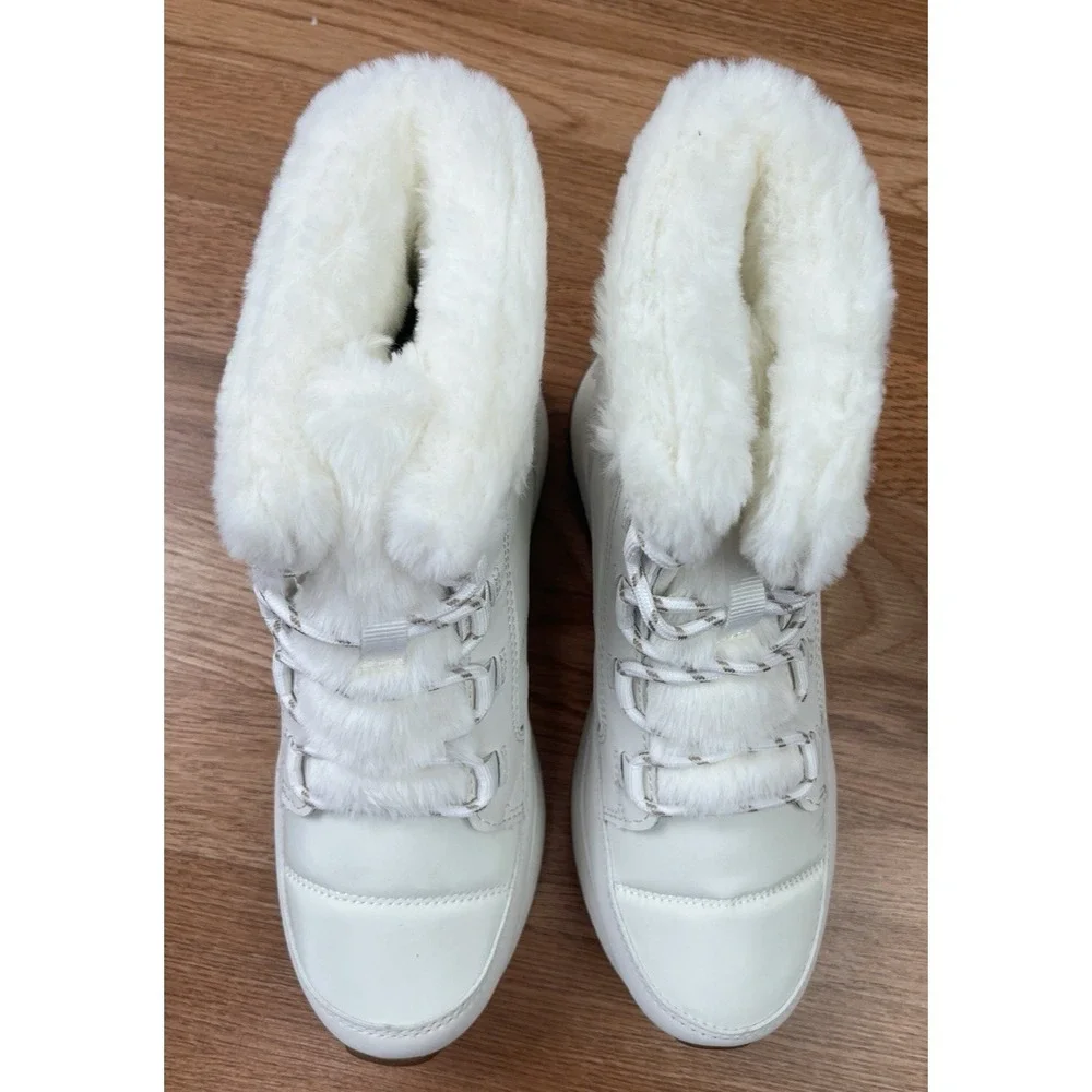 Dream Pairs Snow Winter Boots, Off-White, Women's Size 7 NEW